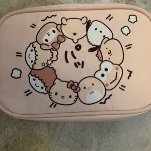 NWT HELLO KITTY & Friends Bread Makeup Bag beige mirror cute 8” x 5" Bioworld